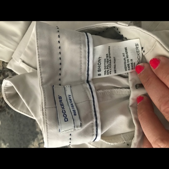 Dockers Tan Khakis. 3 Pairs. Sz. 8. Gently used. - Picture 2 of 5